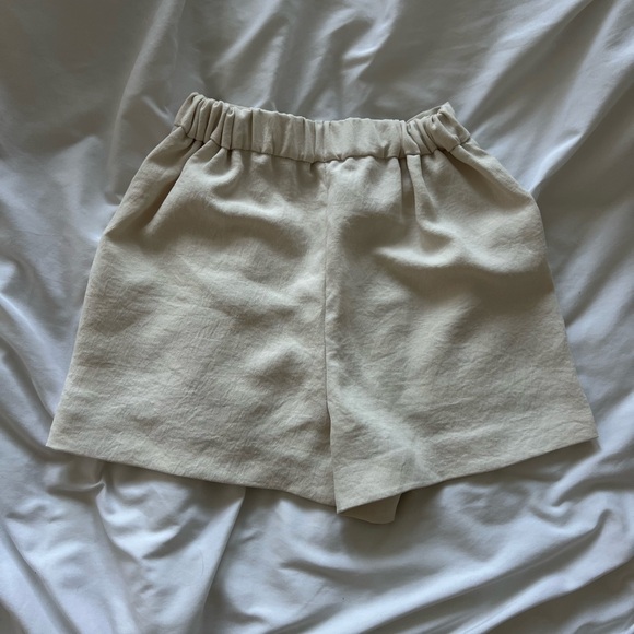 Wilfred Cream Shorts - Picture 3 of 4